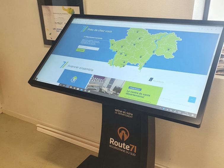 Ecran interactif tactile Skreen Tourisme information publique